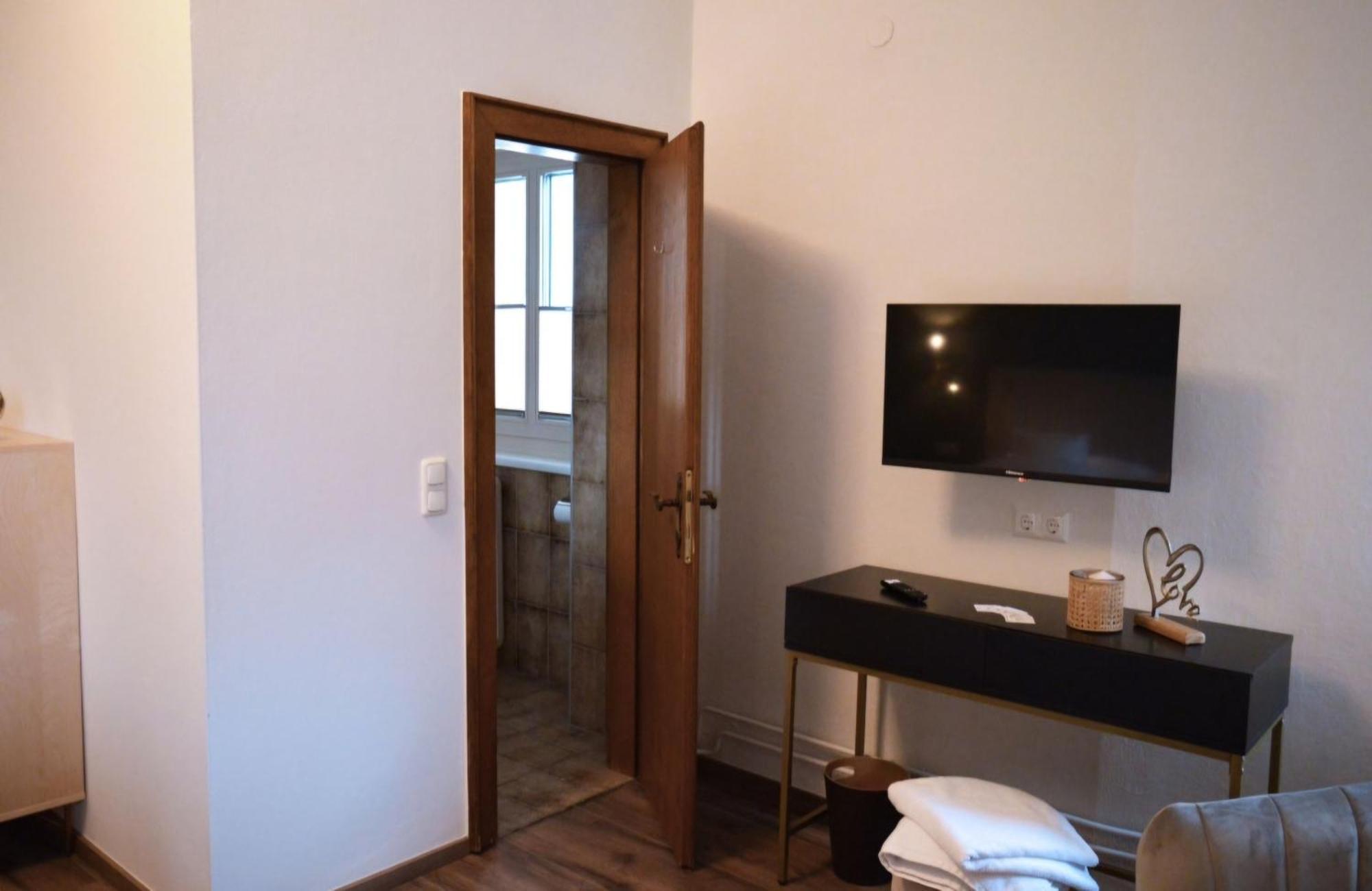 Cafe Zentral, Zimmer Mit Fruehstueck Kotschach-Mauthen Exterior foto
